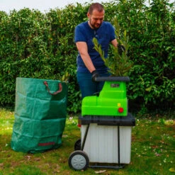 OXEO Broyeur Végétaux électrique 2500W - Branche Ø40mm - Capacité 50L -Promos Broyeur de végétaux Magasin 13726355 3