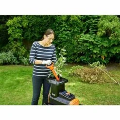 Black & Decker BEGAS5800 Broyeur De Végétaux Silencieux 2800W Ø45mm, 45l 11 Black & Decker BEGAS5800 Broyeur De Végétaux Silencieux 2800W Ø45mm, 45l -Promos Broyeur de végétaux Magasin 25459468 5