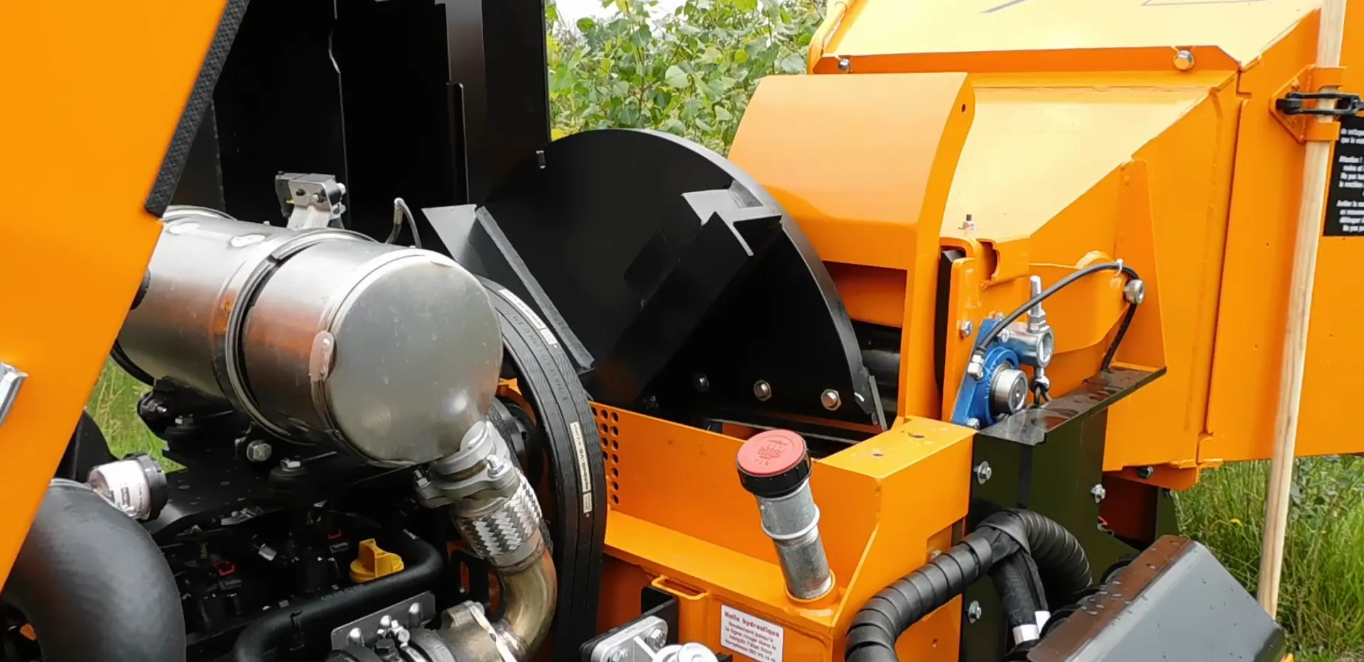 Promos Broyeur de végétaux Magasin -Promos Broyeur de végétaux Magasin changer les couteaux volant broyeur de branches.jpg